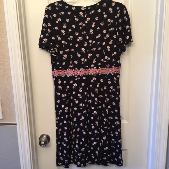 NWT Loft Floral Border Wrap Casual Dress 8P - Picture 6 of 7